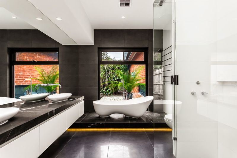 Black and white bathroom