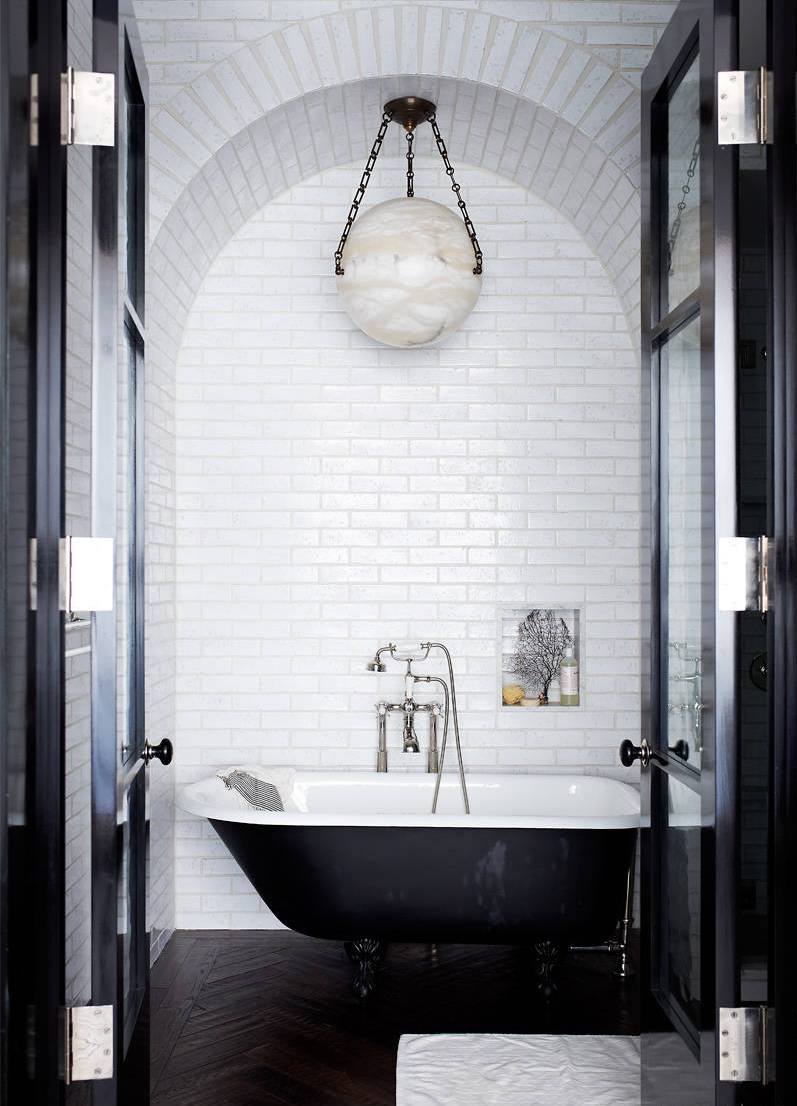 black-and-white-bathroom-2